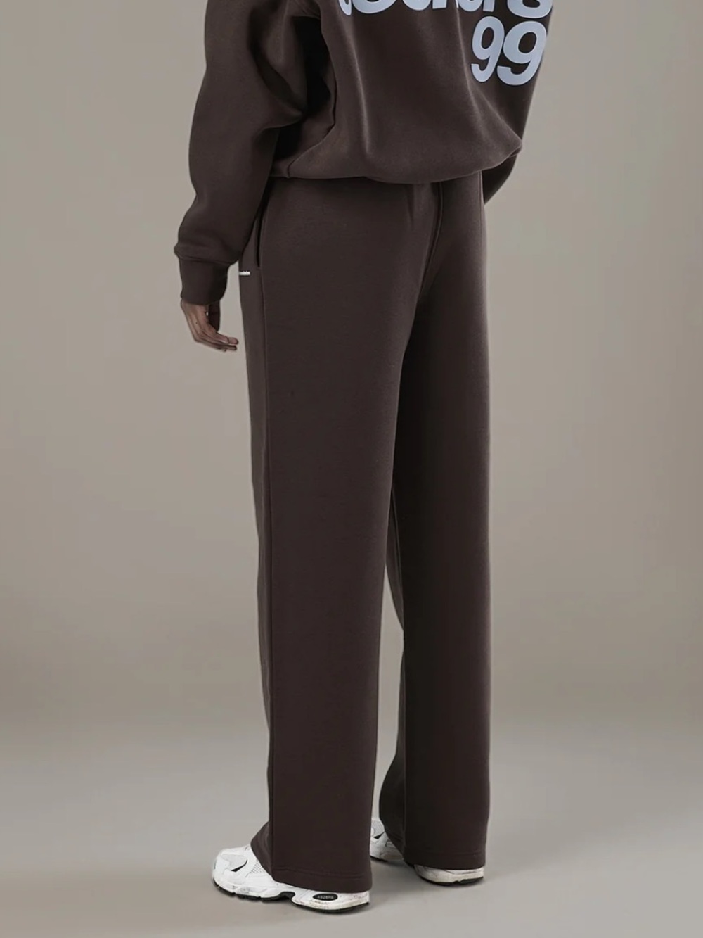 Sisters and Seekers Trademark Wide Leg Sweatpants in Ralph - petite size large - Picture 2 of 4